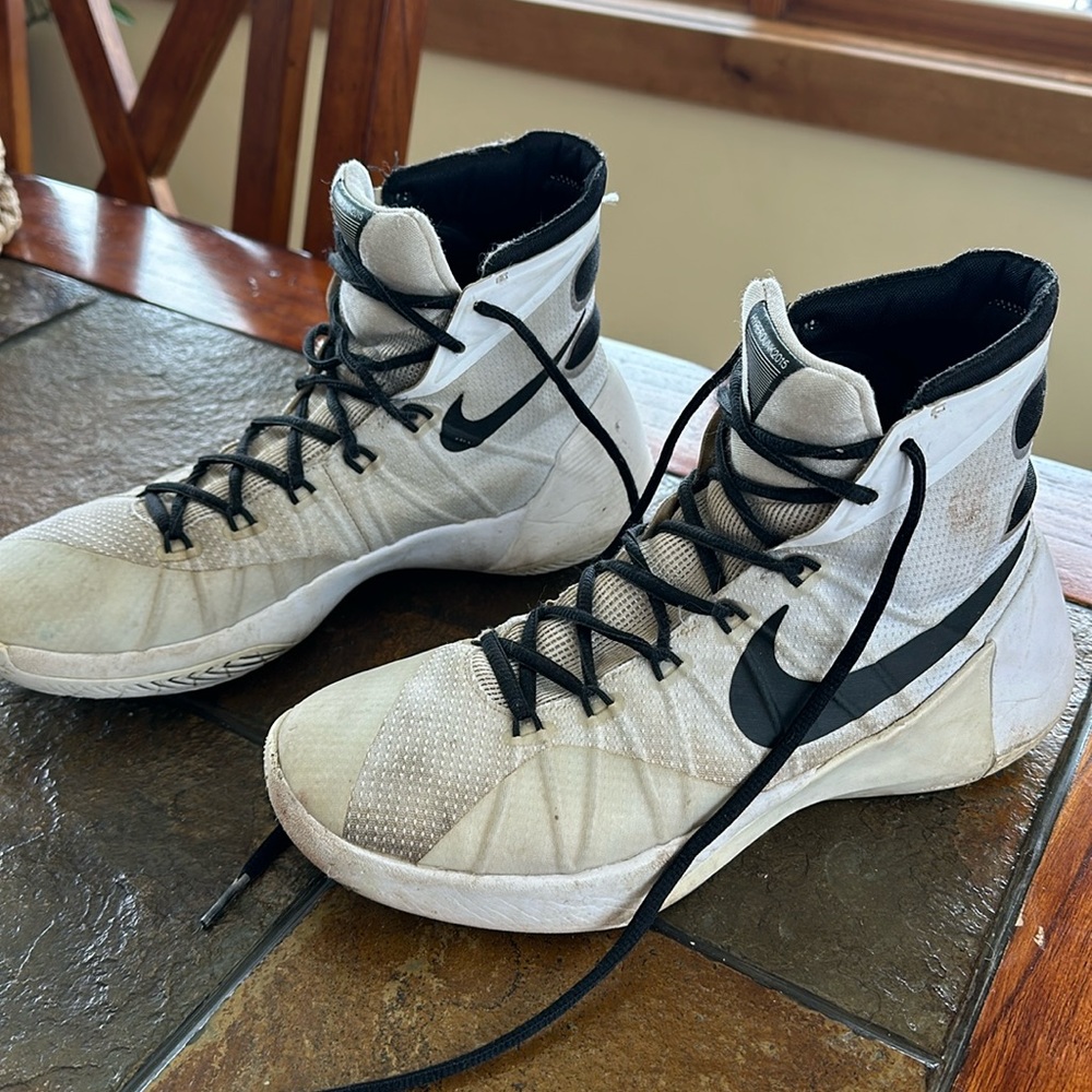 Nike Basketball shoes size 8 white